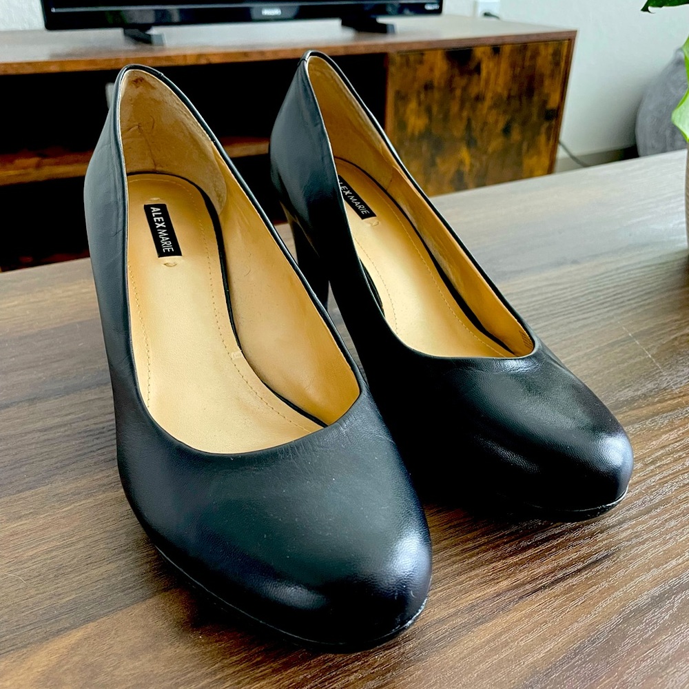Alex Marie black pumps